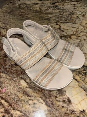 Clarks Women's Beige and Tan Striped Slingback Sandals